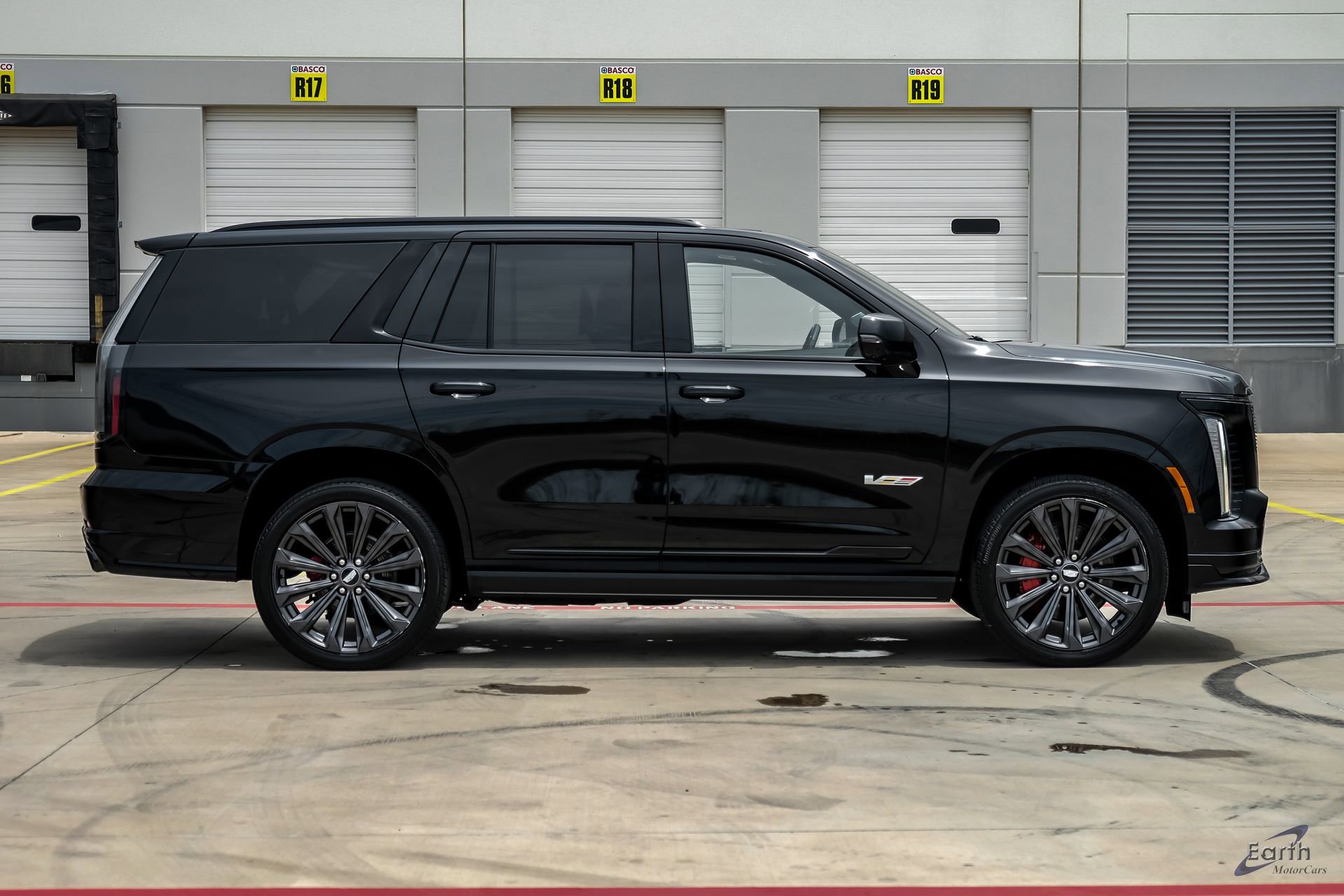 Used 2025 Cadillac Escalade V AWD/4WD image 21
