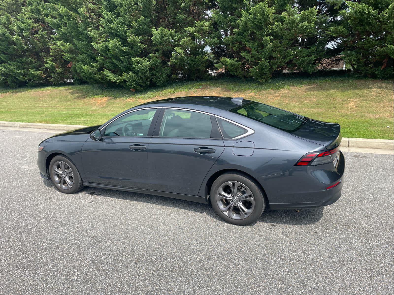 Used 2023 Honda Accord EX image 3