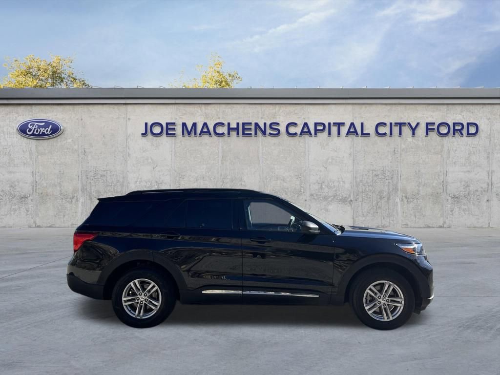 Used 2022 Ford Explorer XLT w/ Equipment Group 202A image 5