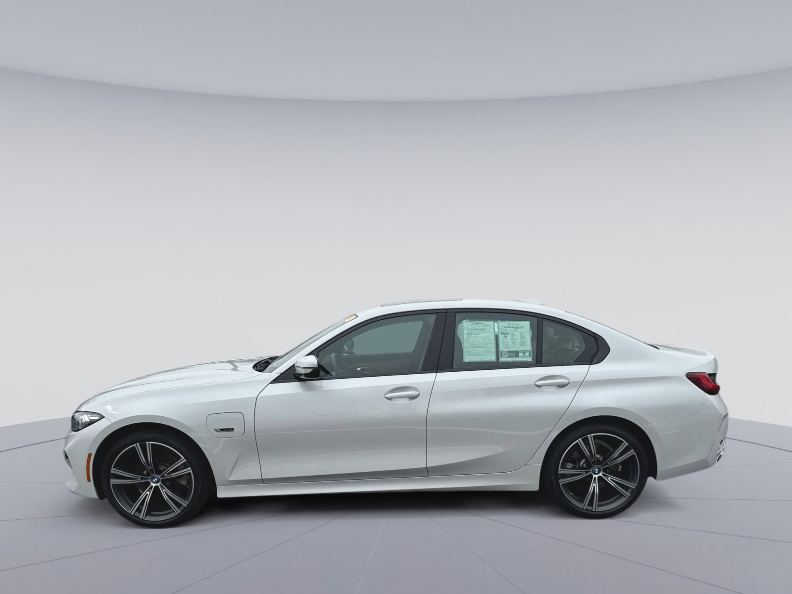 Used 2023 BMW 330e xDrive w/ Driving Assistance Package image 8