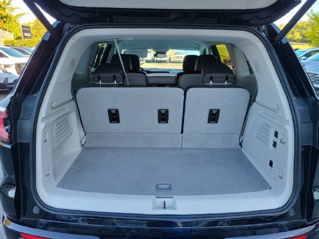 Used 2024 GMC Acadia Denali AWD/4WD image 5