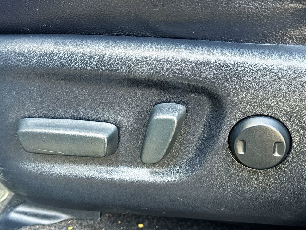 Used 2017 Toyota RAV4 SE image 25