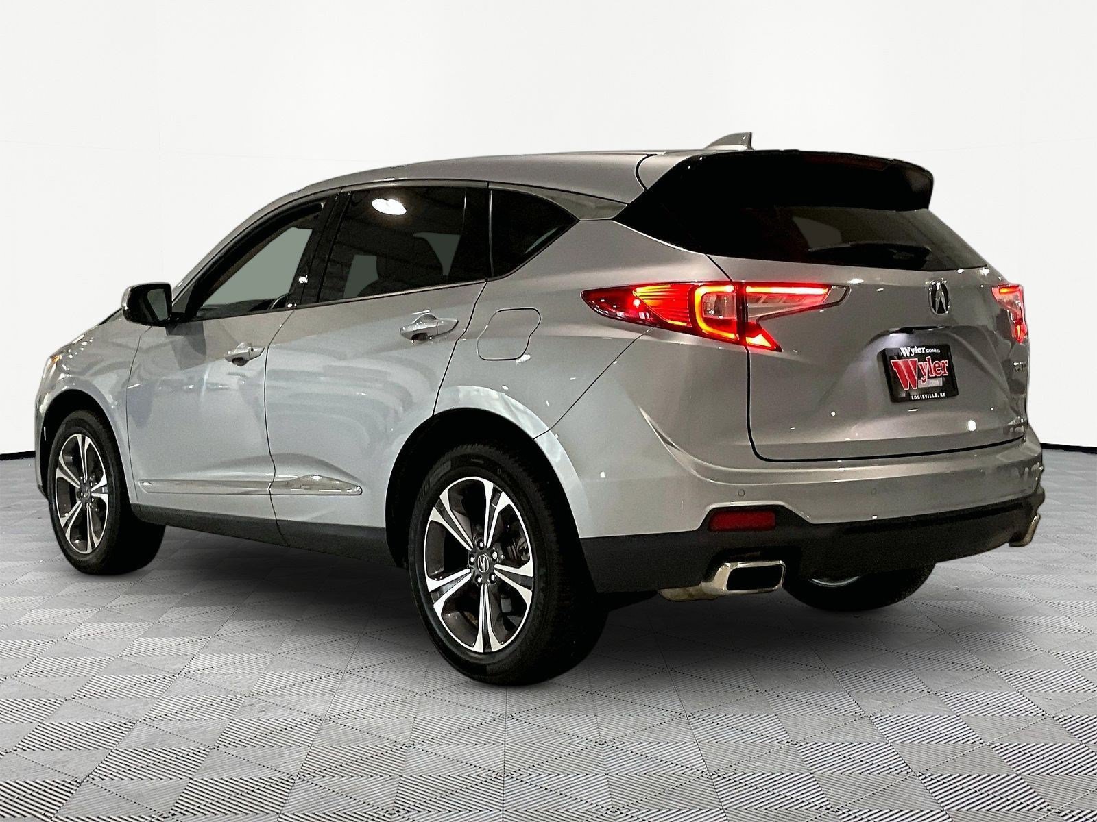 Used 2023 Acura RDX AWD w/ Advance Package image 4