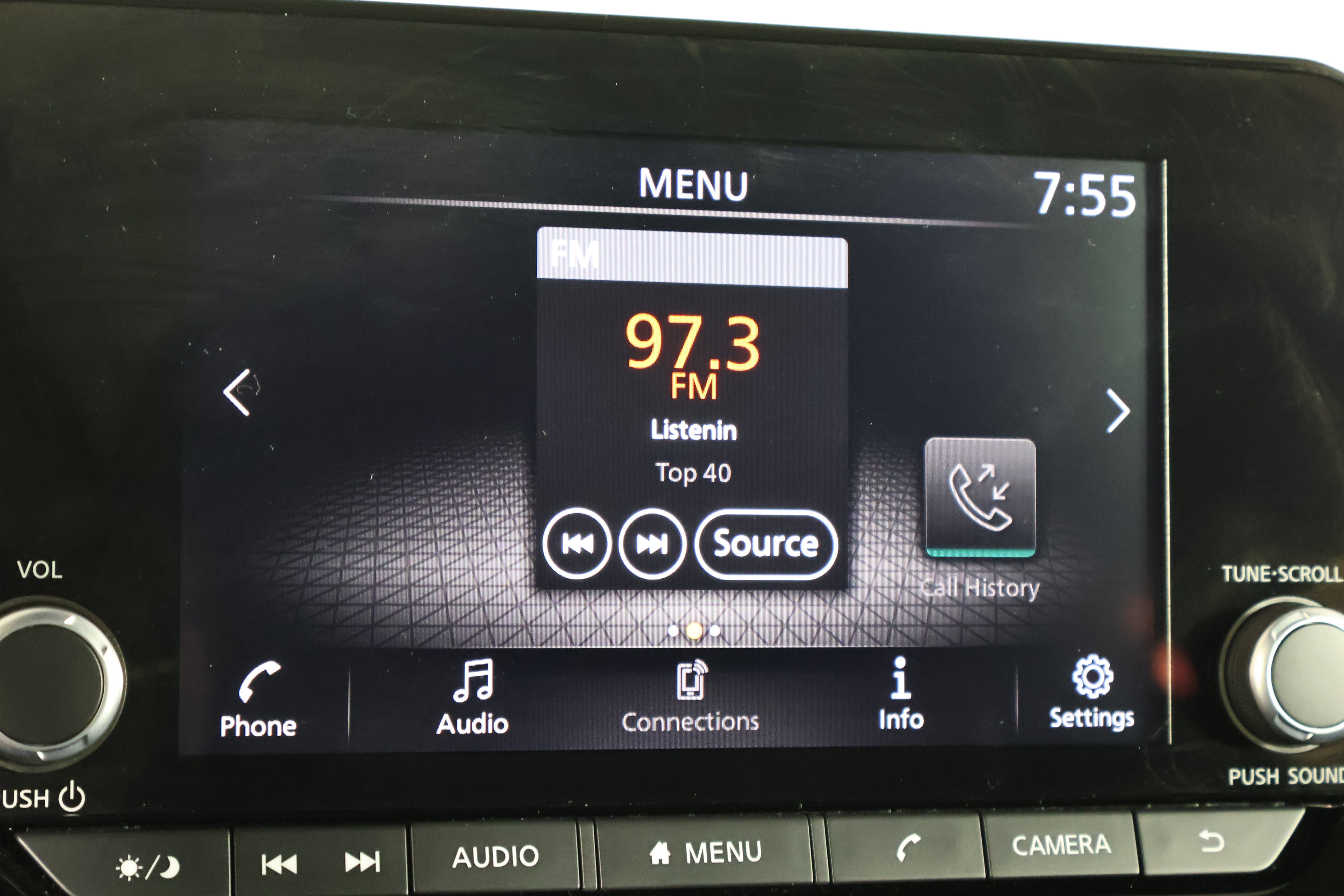 Used 2025 Nissan Pathfinder SV image 27