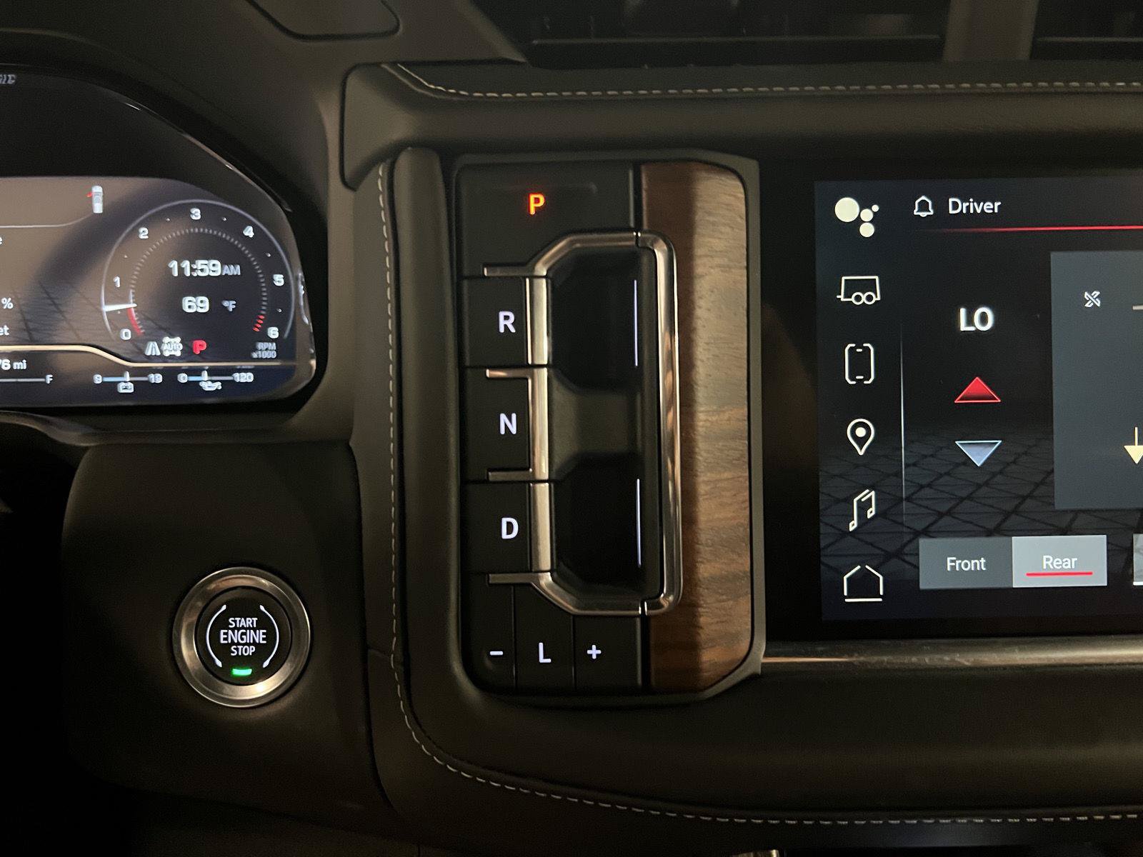 Used 2024 GMC Yukon Denali Ultimate AWD/4WD image 17