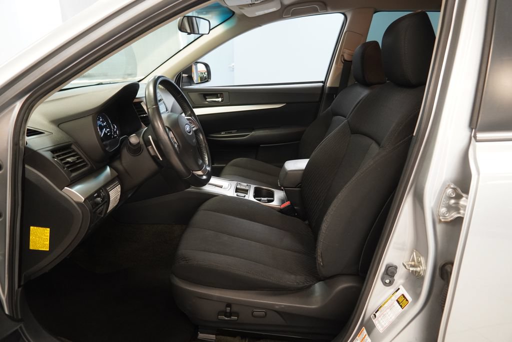 Used 2012 Subaru Outback 2.5i Premium w/ All-Weather Pkg AWD/4WD image 5