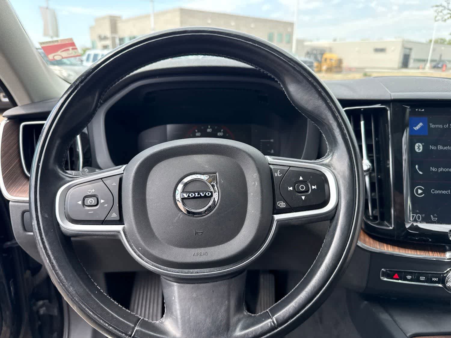 Used 2019 Volvo XC60 T6 Momentum w/ Premium Package AWD/4WD image 20