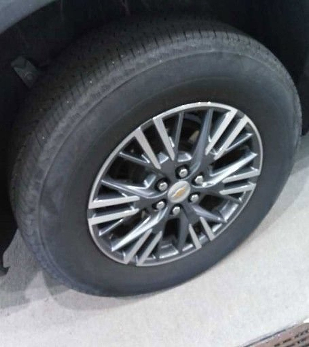 Used 2025 Chevrolet Traverse LT AWD/4WD image 11