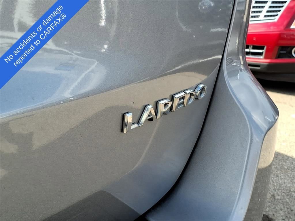 Used 2018 Jeep Grand Cherokee Laredo image 11