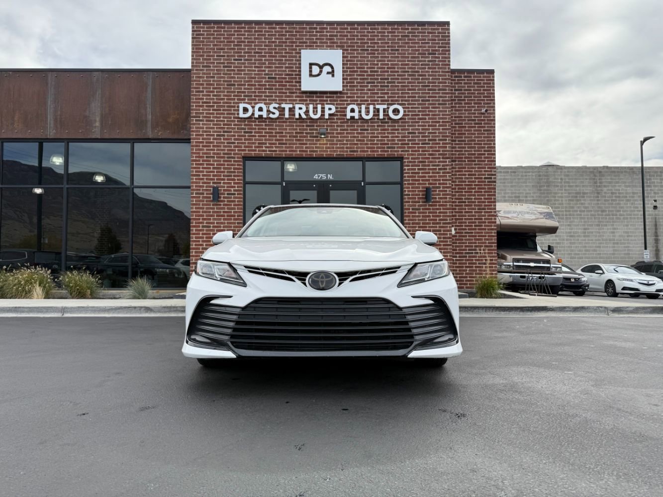 Used 2021 Toyota Camry LE image 2