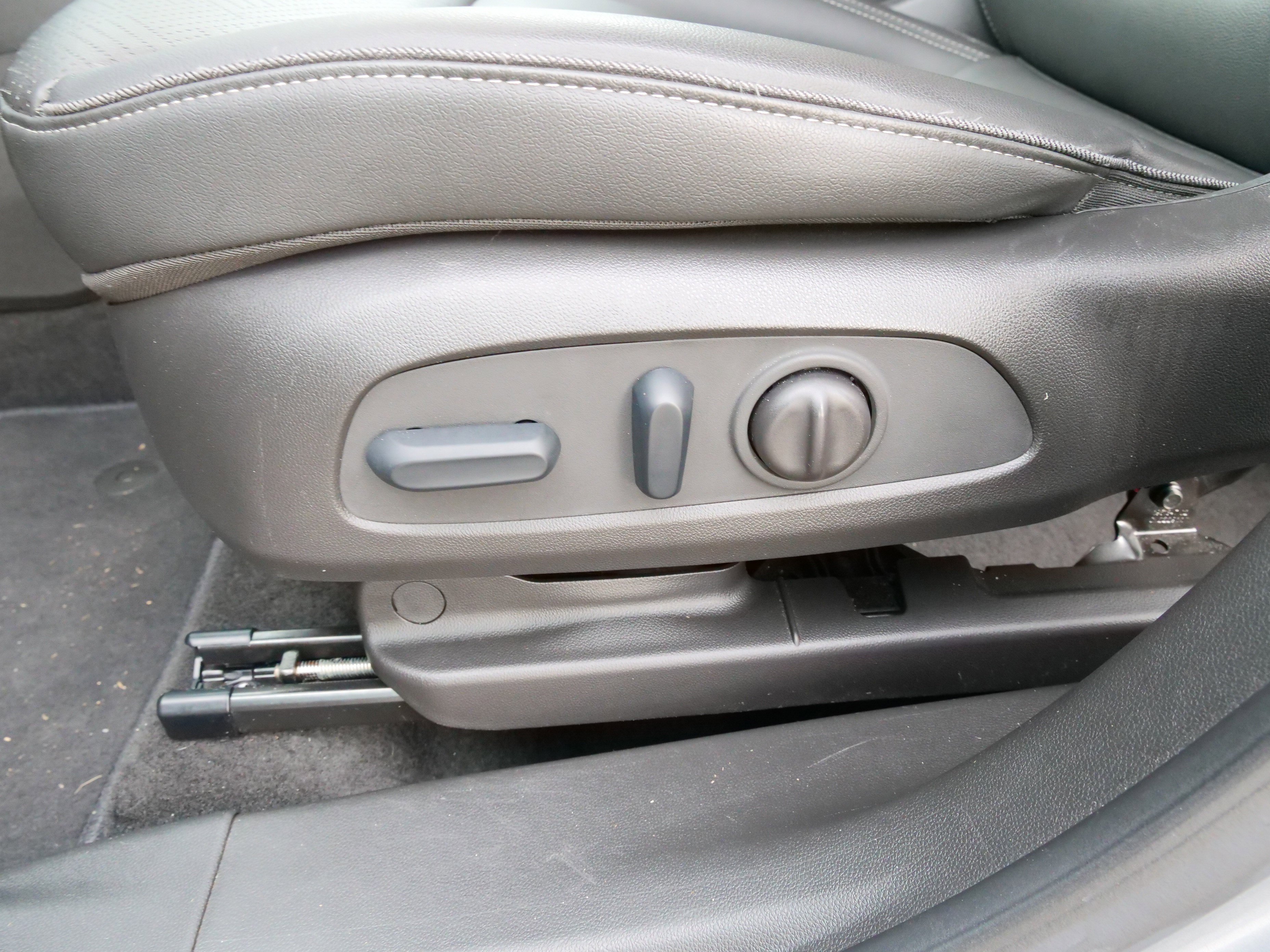 Used 2023 Buick Encore GX Essence w/ Experience Buick Package image 17