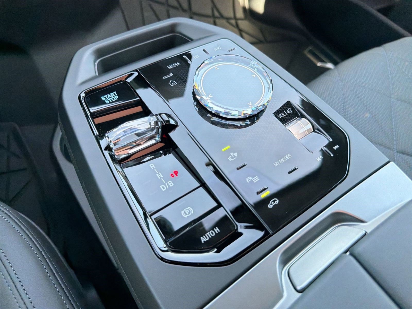 New 2026 BMW iX M70 image 17