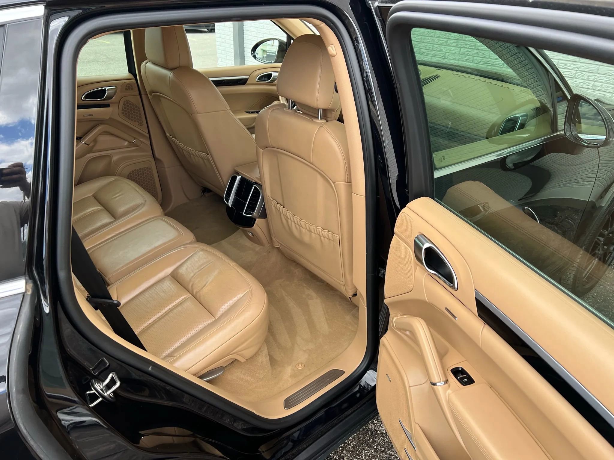 Used 2015 Porsche Cayenne S AWD/4WD image 29