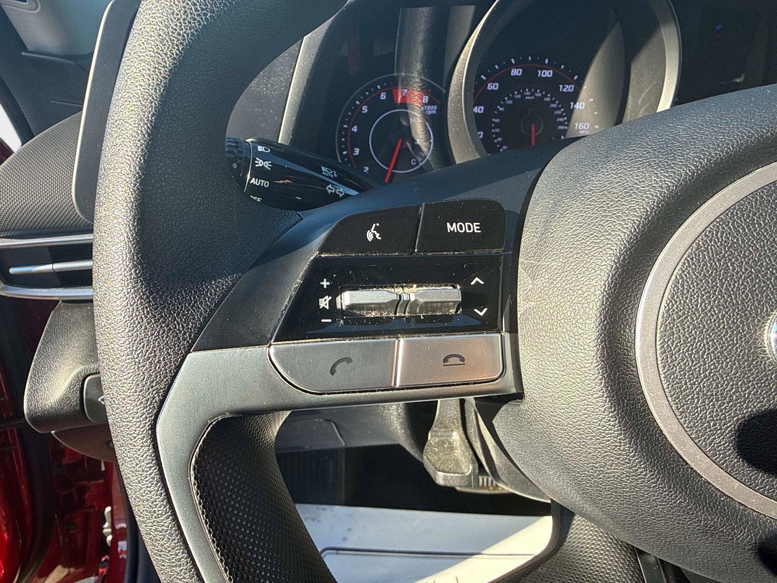 Certified 2023 Hyundai Elantra SE w/ Cargo Package image 28