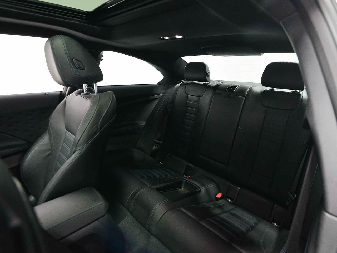 Used 2024 BMW M240i Coupe RWD image 9