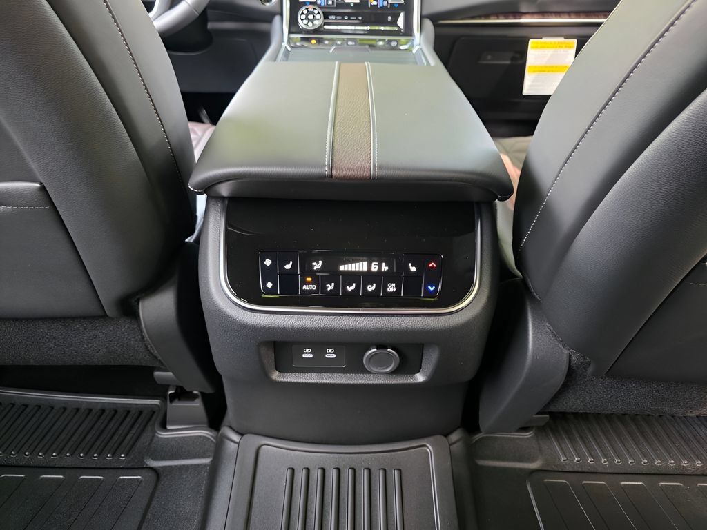 New 2026 Nissan Armada Platinum Reserve w/ Accent Package AWD/4WD image 12