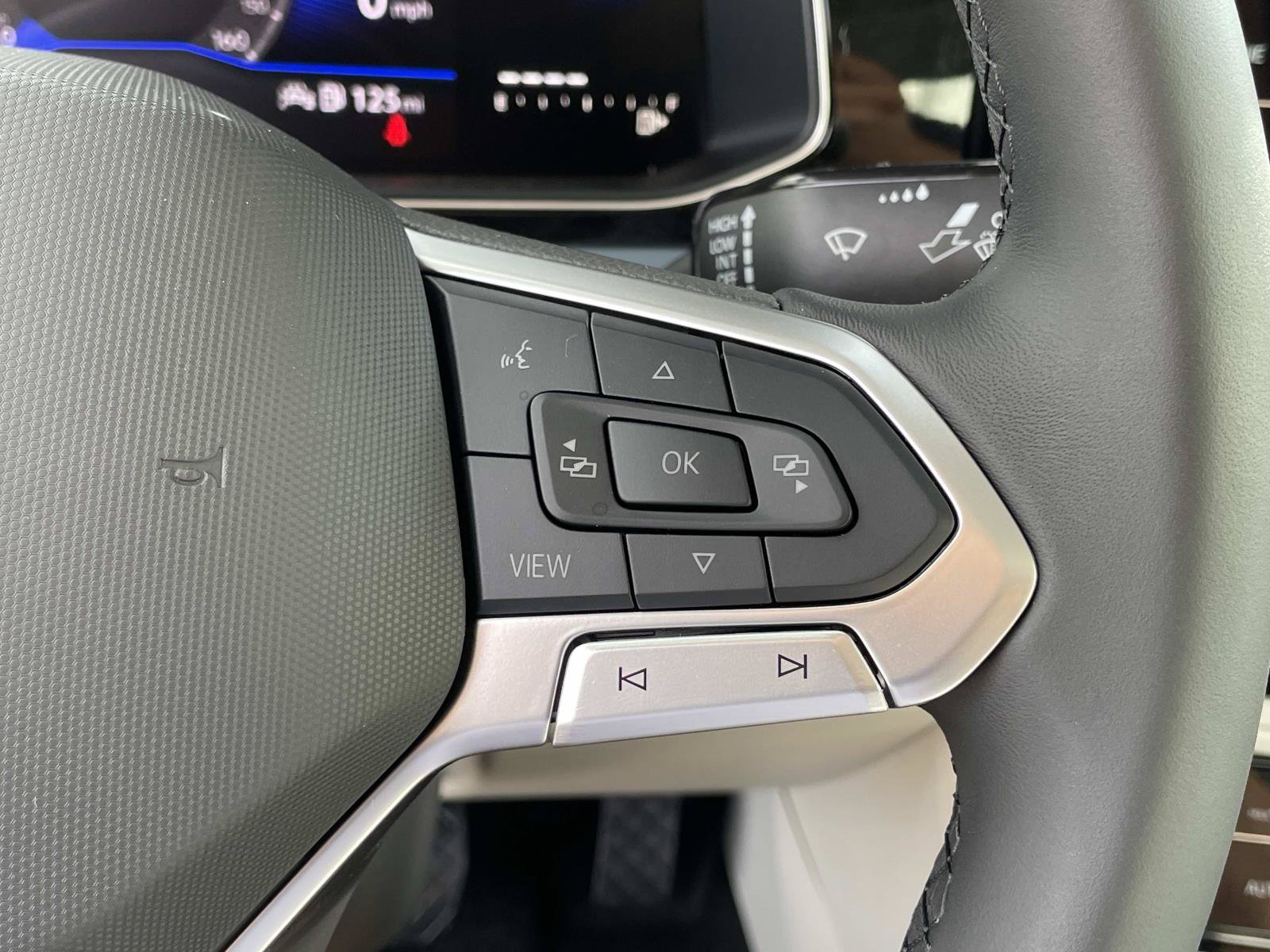 New 2026 Volkswagen Jetta SE FWD image 8
