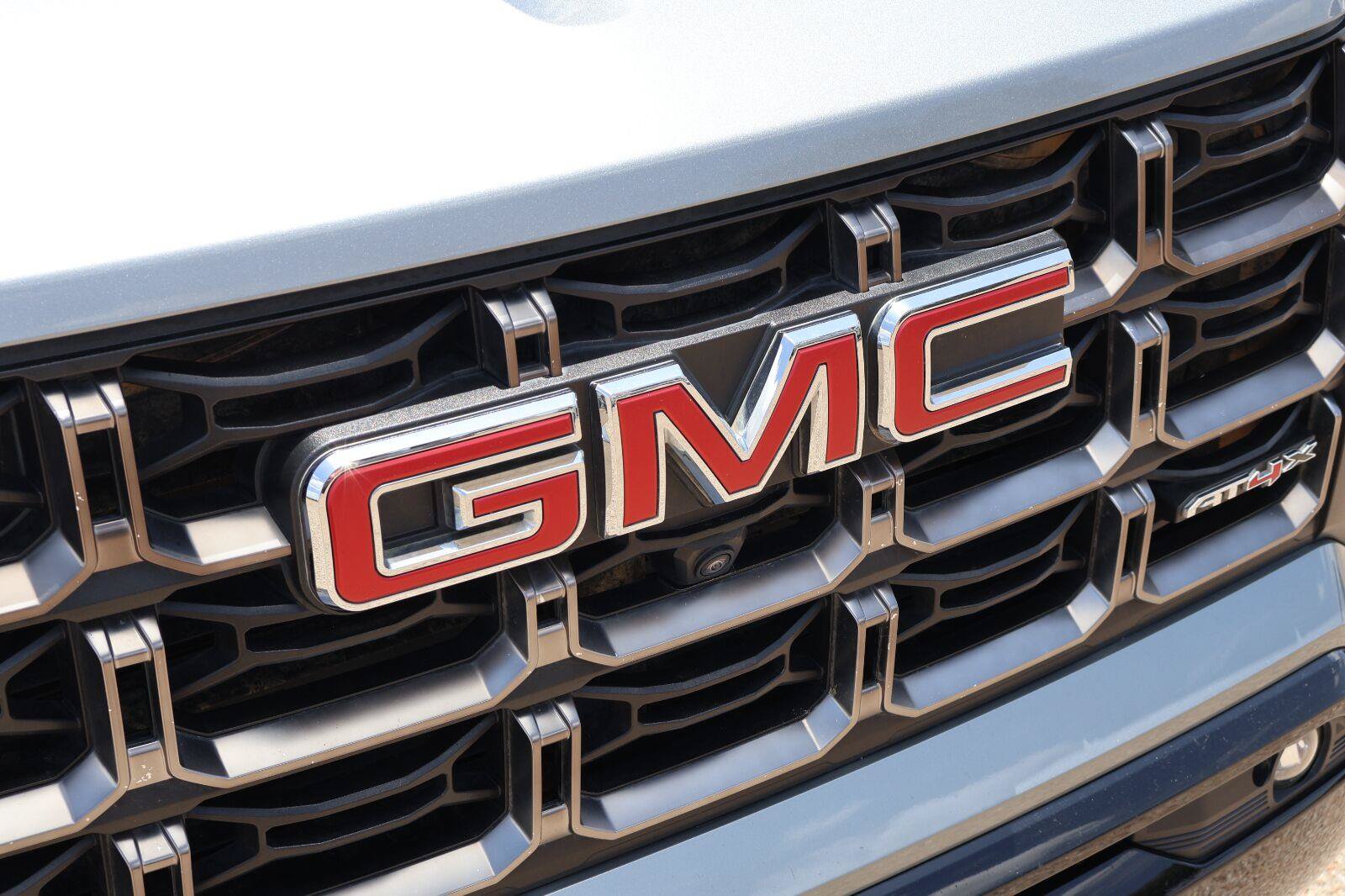 Used 2024 GMC Canyon AT4X AWD/4WD image 11