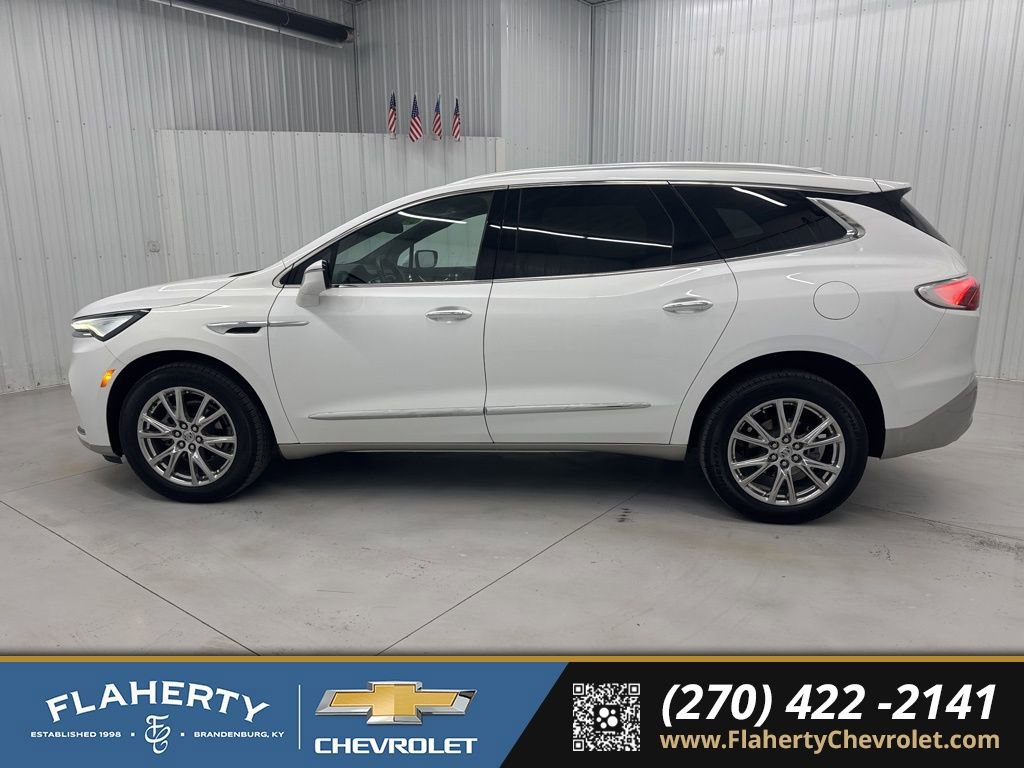 Used 2023 Buick Enclave Essence w/ Experience Buick Package image 5