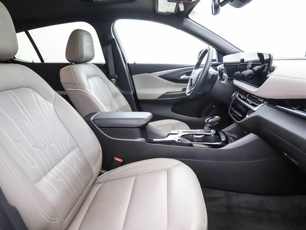 Used 2025 Buick Envista Avenir image 29