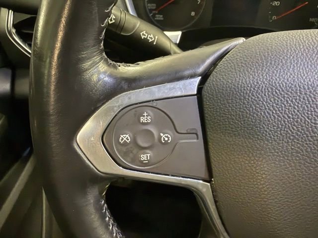 Used 2021 Chevrolet Traverse LT image 16