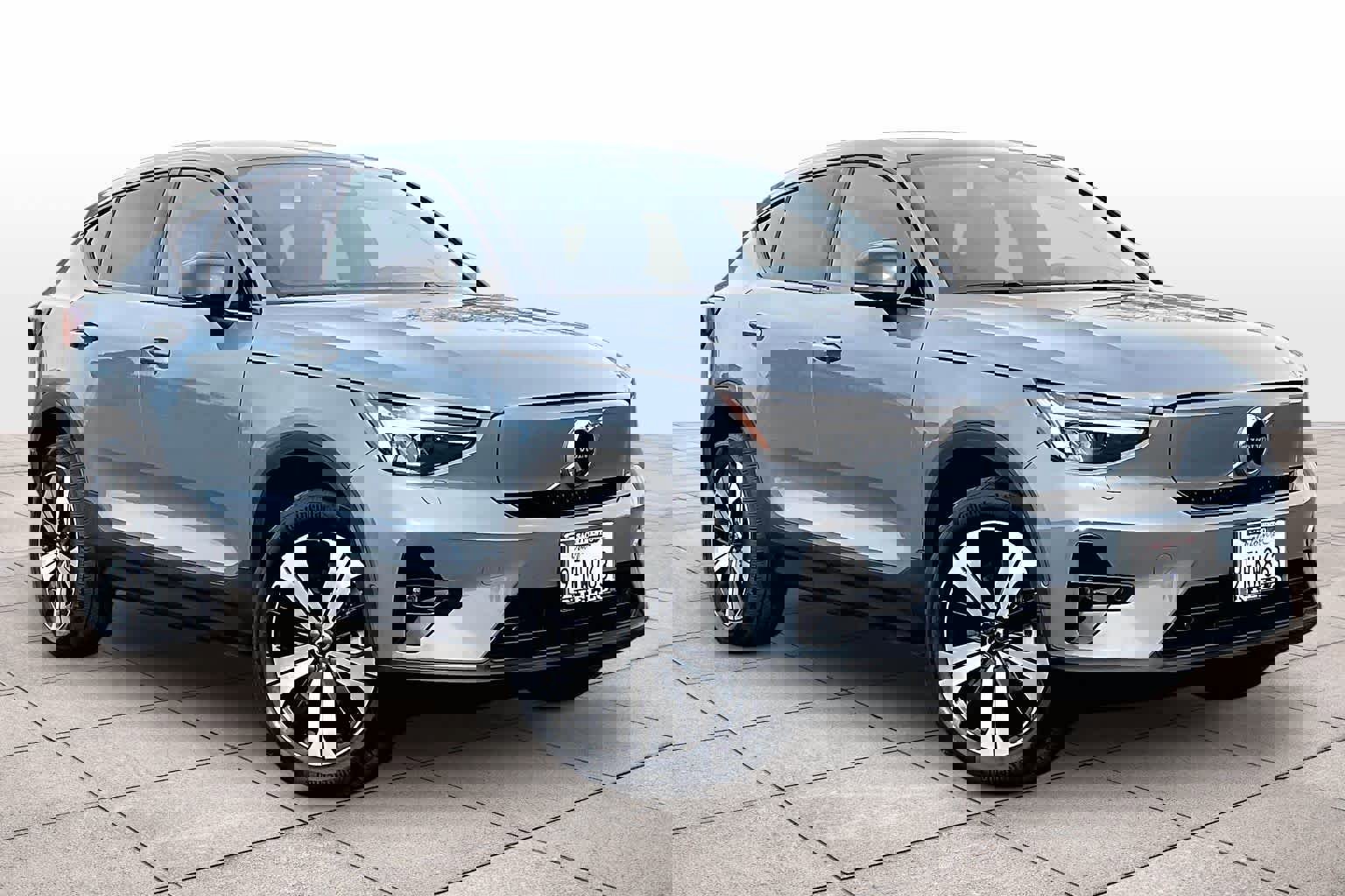 Used 2023 Volvo C40 P8 Recharge Plus w/ Climate Package image 2