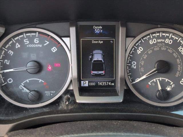 Used 2016 Toyota Tacoma SR5 w/ SR5 Appearance Package (SN) image 11