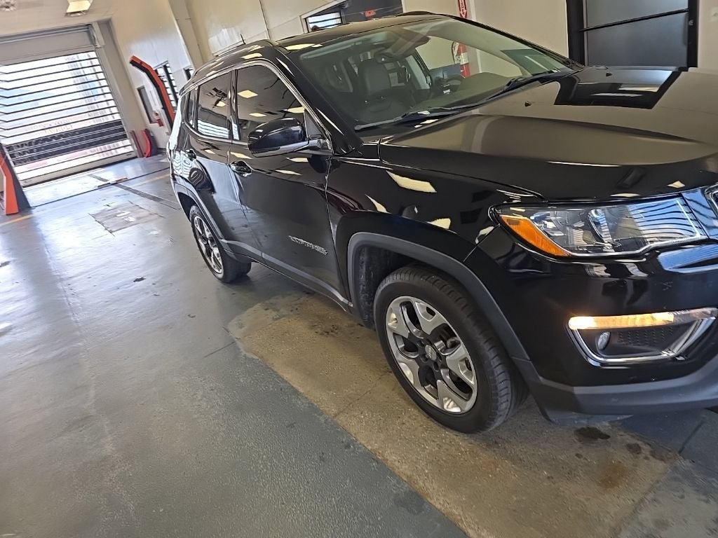 Used 2018 Jeep Compass Limited w/ Navigation Group AWD/4WD image 2