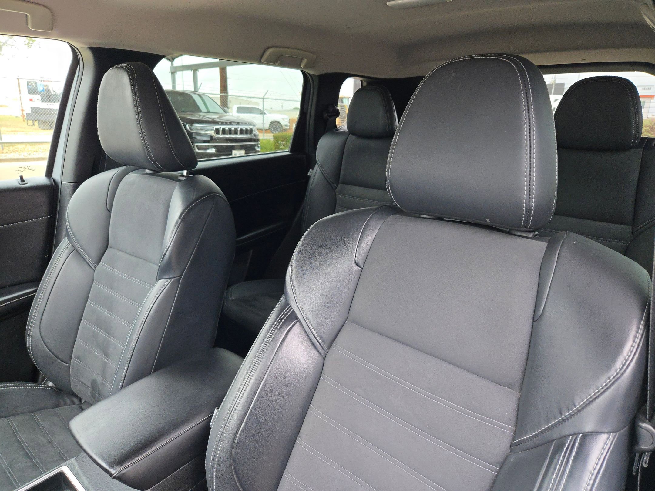 Used 2022 Mitsubishi Outlander SE image 9