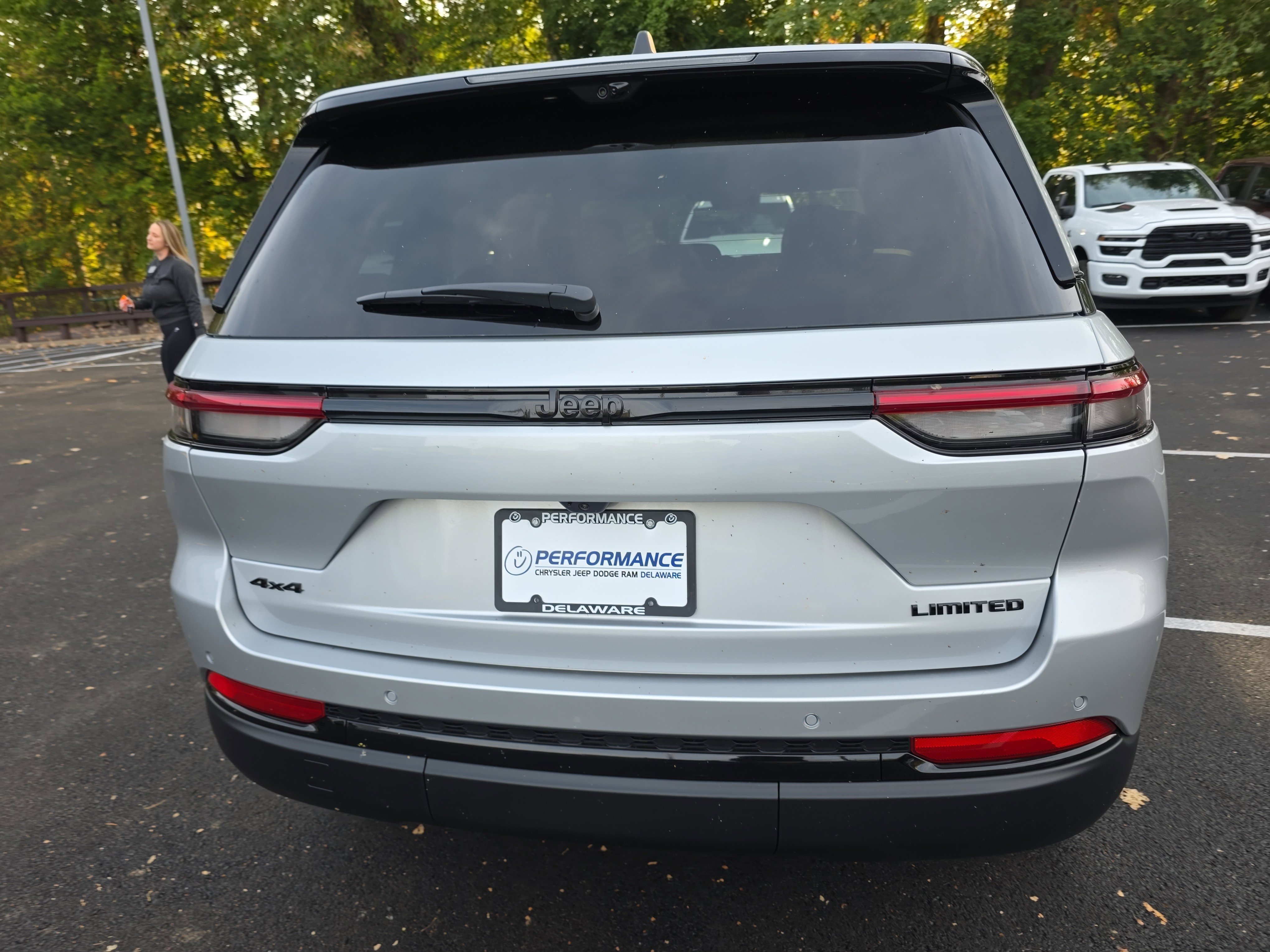 New 2025 Jeep Grand Cherokee Limited w/ Luxury Tech Group II image 19