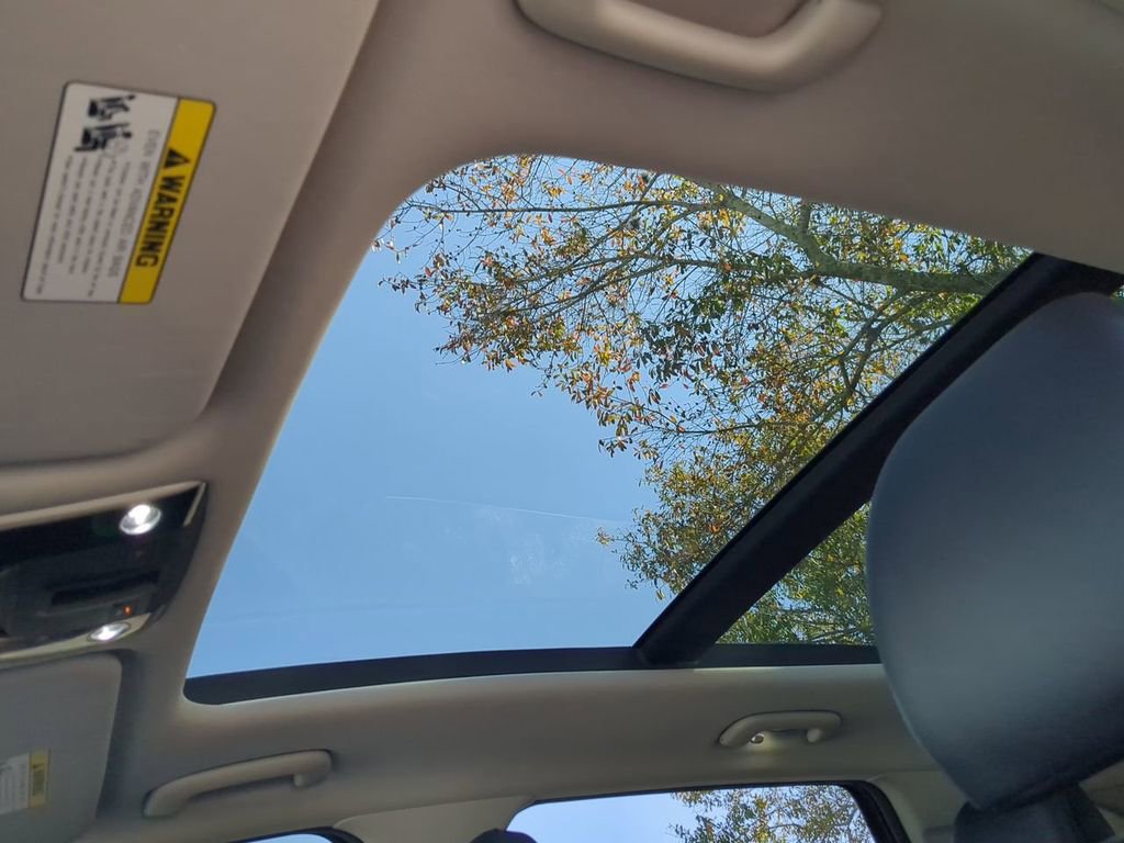 Used 2025 Kia Sorento S w/ Panoramic Sunroof Package image 19