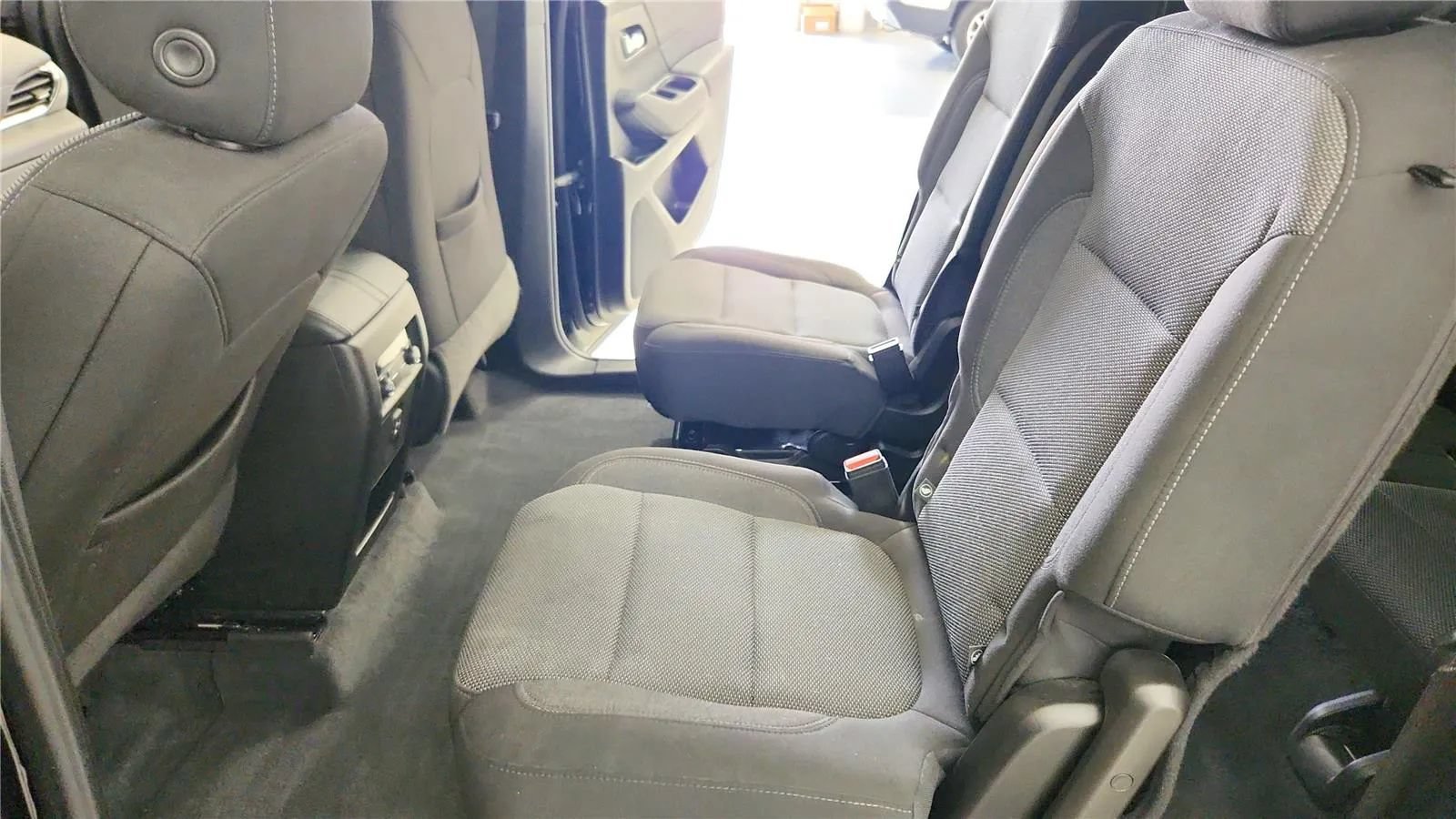 Used 2023 Chevrolet Traverse LT FWD image 35