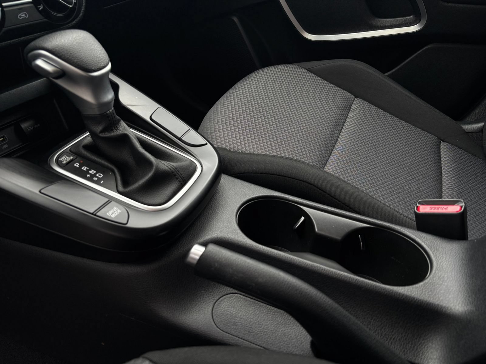 Used 2025 Kia Soul LX w/ LX Technology Package FWD image 39