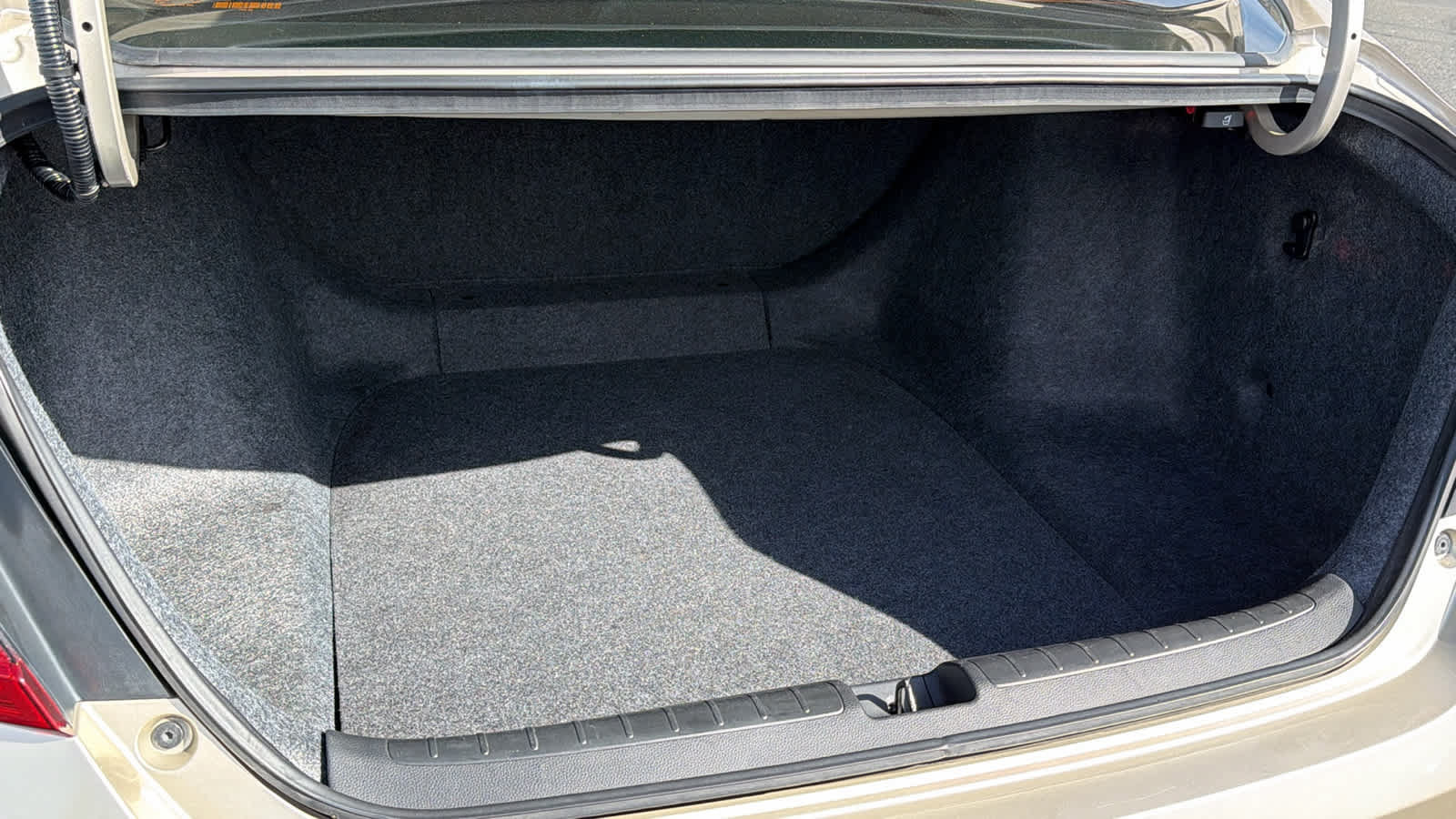 Used 2019 Honda Accord LX image 27