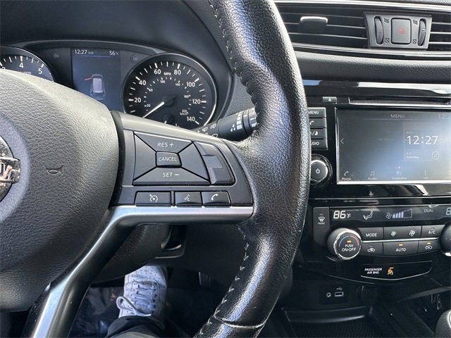 Used 2020 Nissan Rogue SV image 28