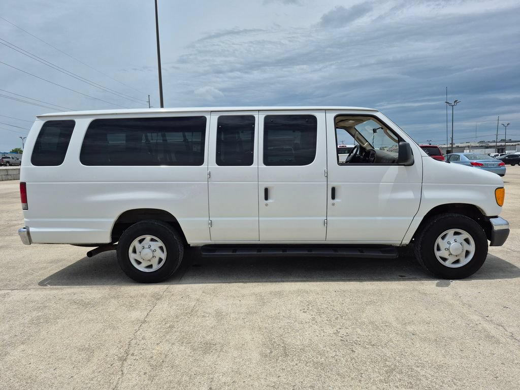 Used 2006 Ford E-350 and Econoline 350 XL RWD image 8