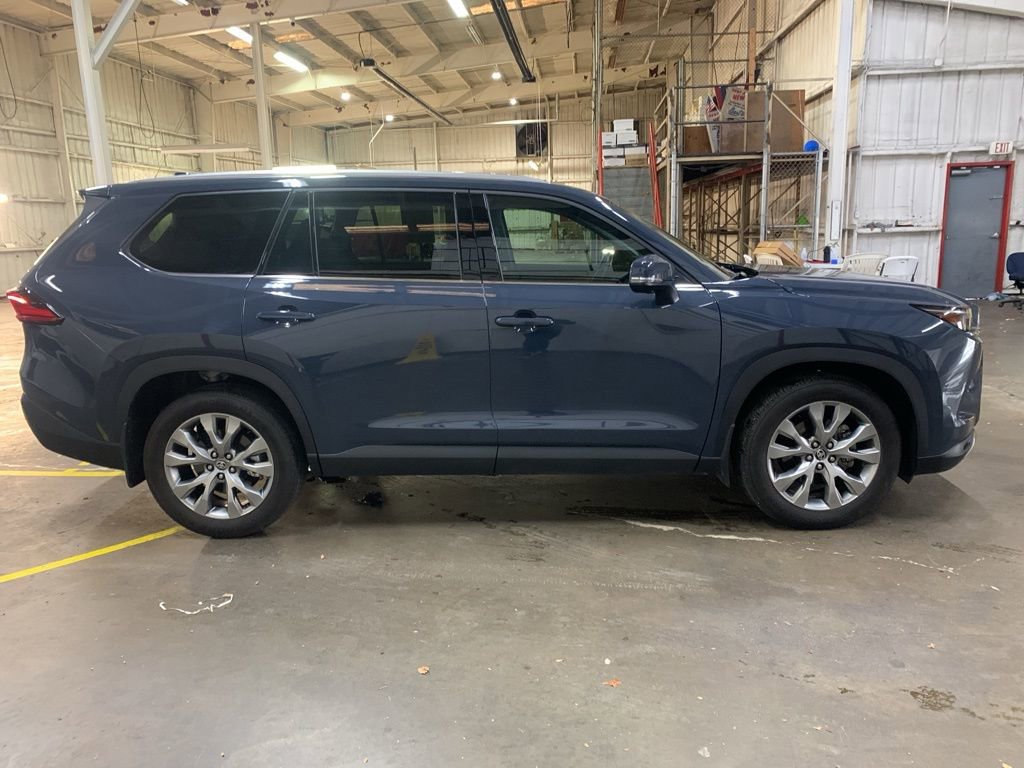 Used 2024 Toyota Grand Highlander Limited image 9