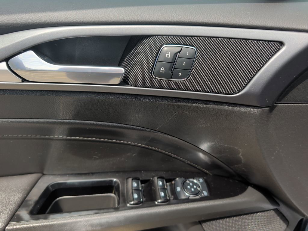 Used 2014 Ford Fusion Titanium FWD image 10