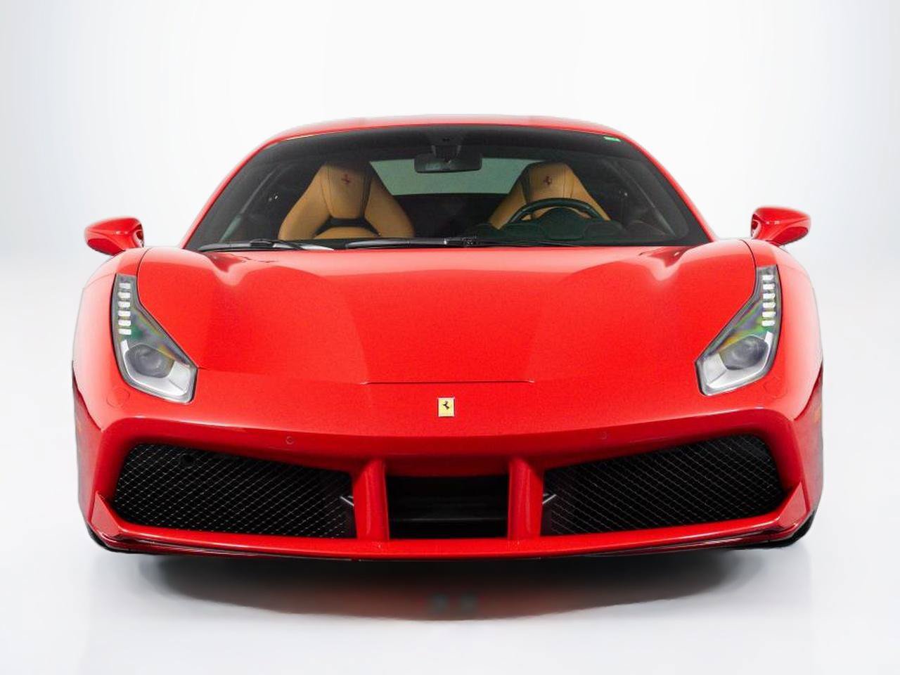 Used 2017 Ferrari 488 GTB RWD image 2