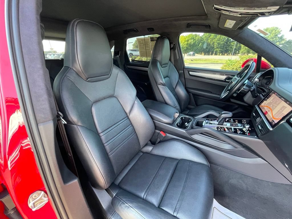 Used 2021 Porsche Cayenne GTS AWD/4WD image 30