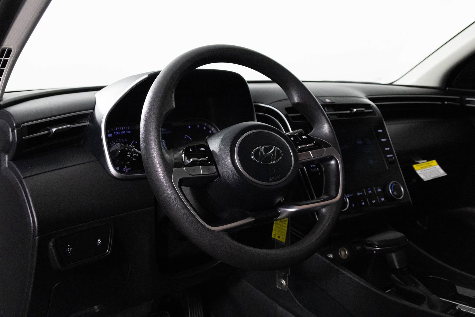 Used 2022 Hyundai Tucson SE image 5