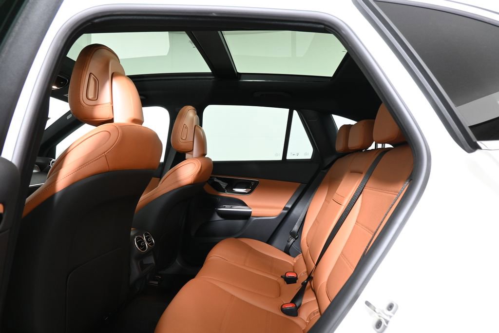 Used 2026 Mercedes-Benz GLC 300 4MATIC image 26