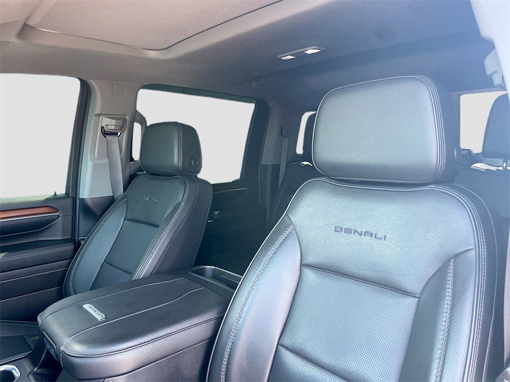 Used 2024 GMC Sierra 2500 Denali w/ Denali Reserve Package image 13