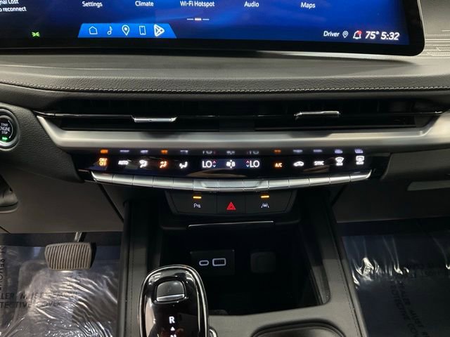 Used 2024 Cadillac XT4 Premium Luxury AWD/4WD image 20