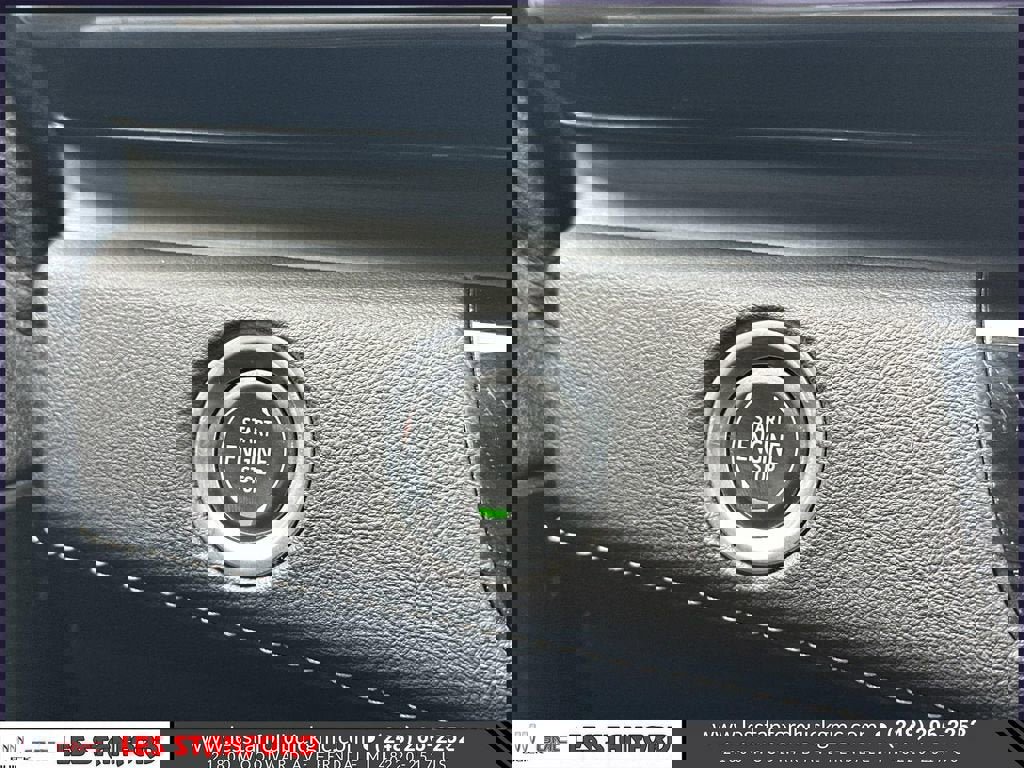 Used 2023 Cadillac Escalade Luxury w/ LPO, Illumination Package image 29