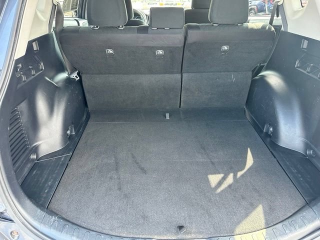 Used 2018 Toyota RAV4 LE w/ All Weather Liner Package AWD/4WD image 22