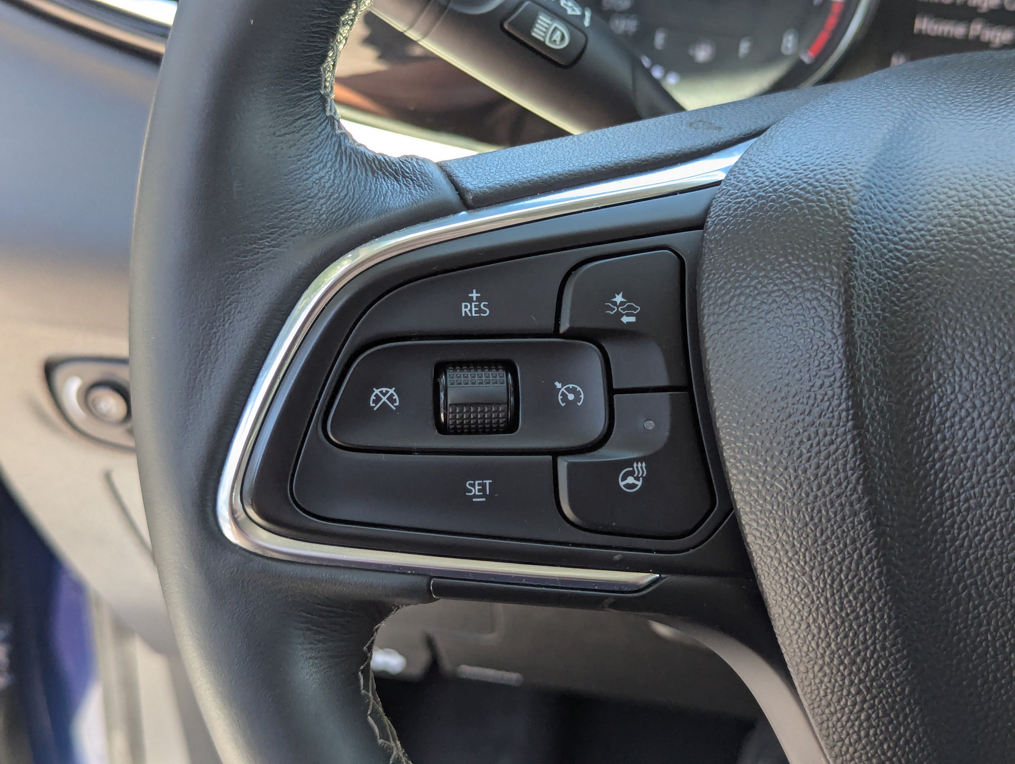 Used 2022 Buick Encore GX Essence w/ Advanced Technology Package FWD image 28