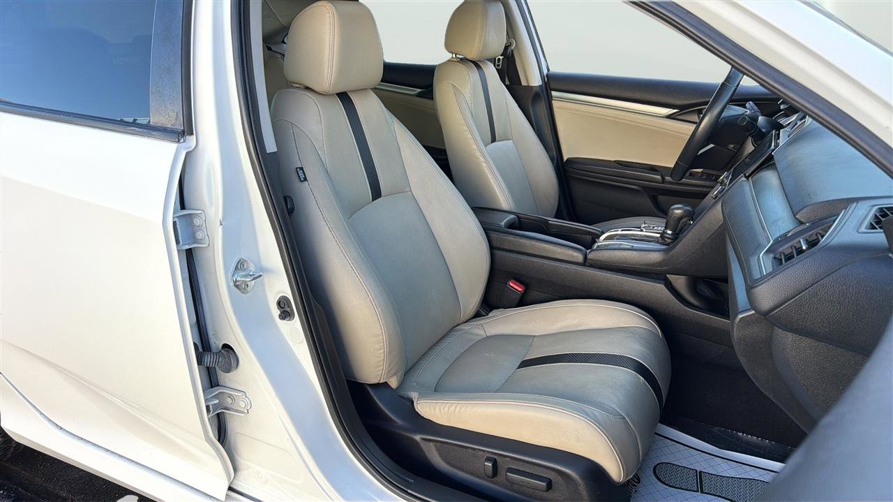 Used 2018 Honda Civic Touring image 14