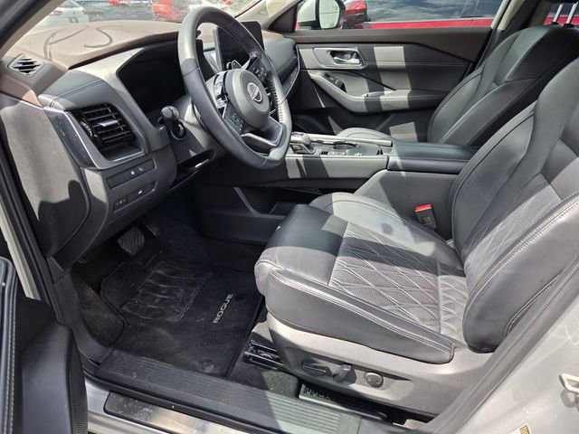 Used 2023 Nissan Rogue Platinum w/ Platinum Premium Package image 5