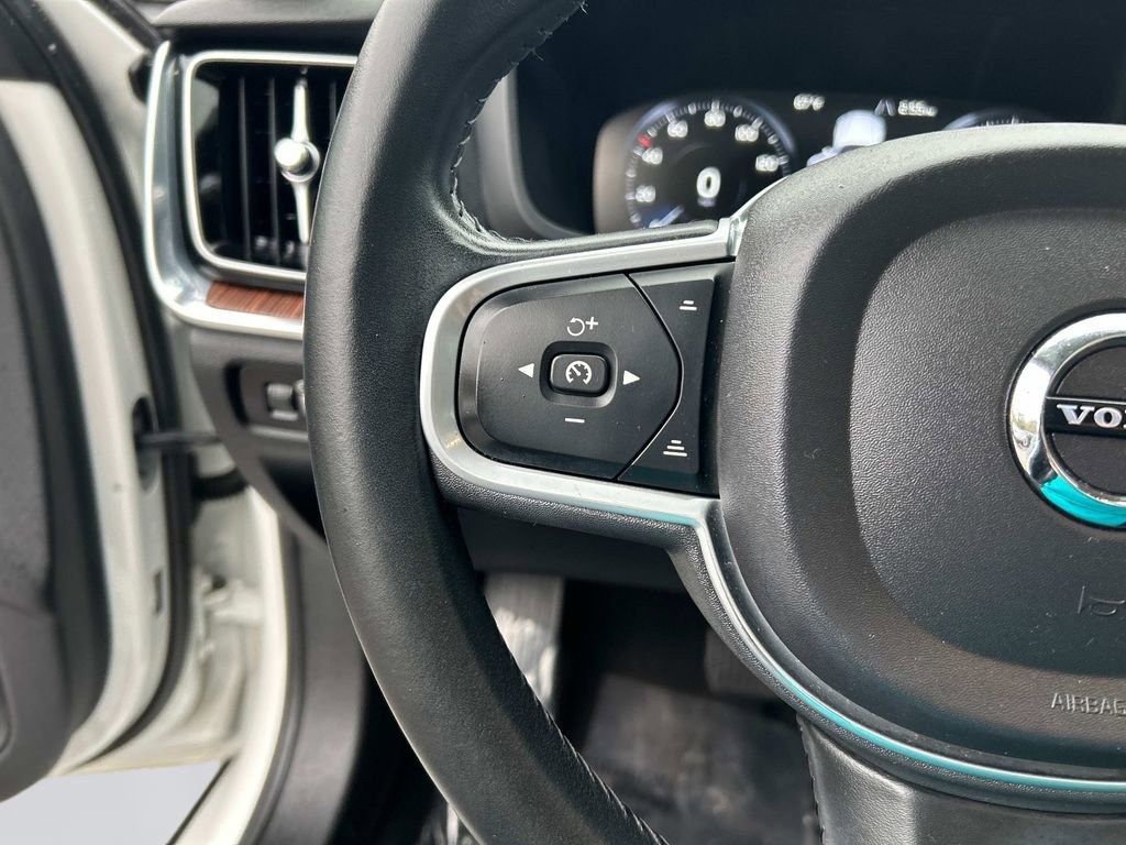 Used 2022 Volvo S60 B5 Inscription image 24